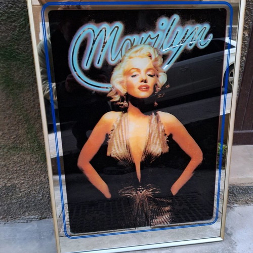 Marilyn Monroe mirror used in excellent condition 82x56.5