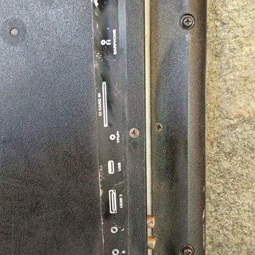 Technika 32" TV for spare parts