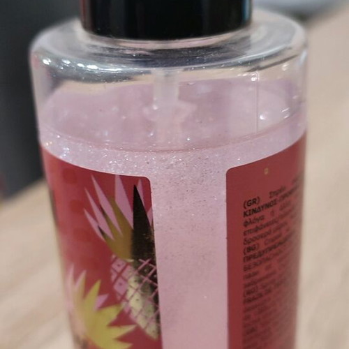 Body mist fruity used with subtle shimmer