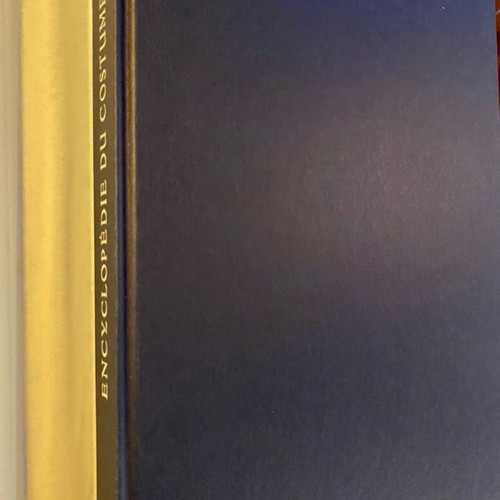 Encyclopedie du costume book like new, French edition