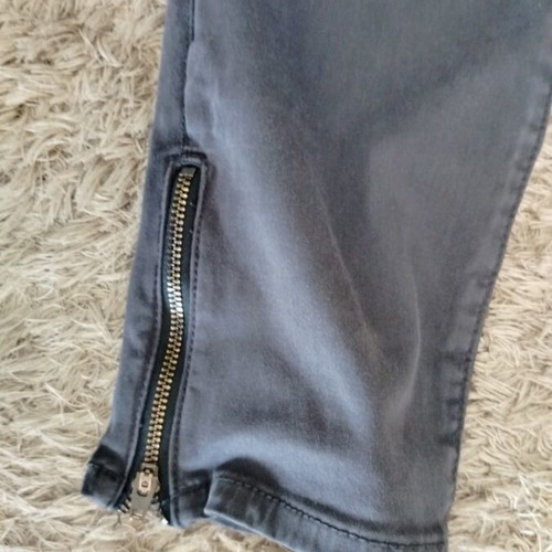 American Eagle pants like new, size US 8, black and gray