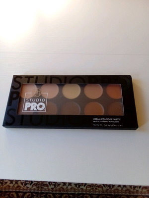 BH Cosmetics Studio Pro Cream Contour Palette new