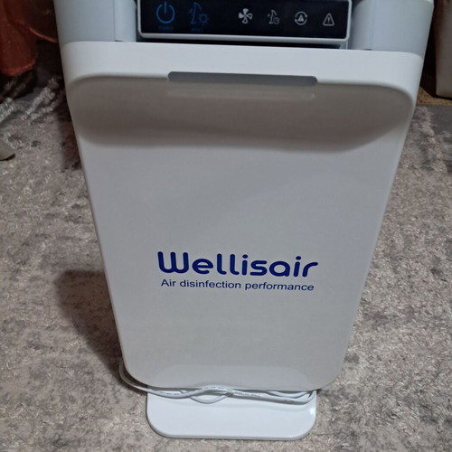 Wellisair air disinfector and purifier like new