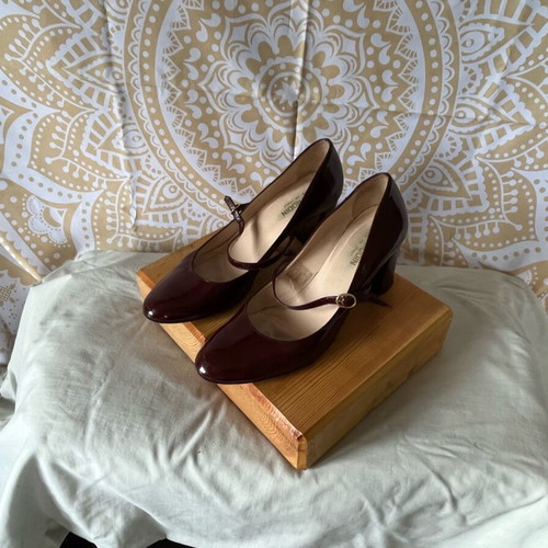Burgundy pumps used size 39.5