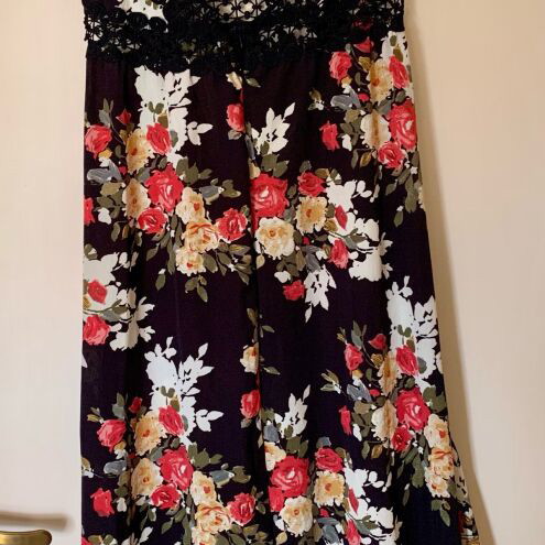 Women's dress like new with floral pattern size M