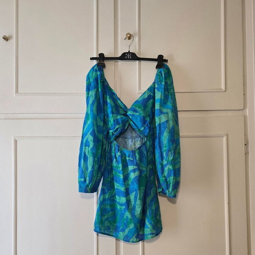 Trendyol Curve blue multicolor dress with cutout details and balloon sleeves new