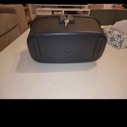 Delsey make up case like new with 2 keys