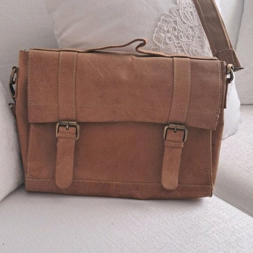Leather crossbody bag like new, light brown with gold details