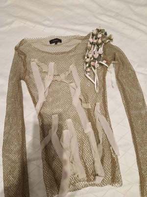 Perforated top medium size like new