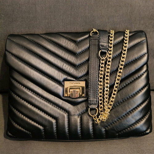 Guy Laroche leather bag like new, shoulder, black with chain