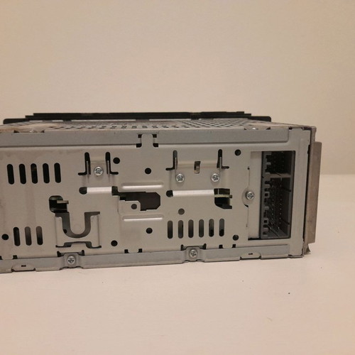 Jeep Cherokee radio CD used, genuine Chrysler 2004