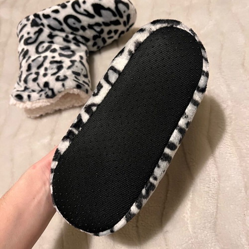 Women's winter house slippers new, white and gray