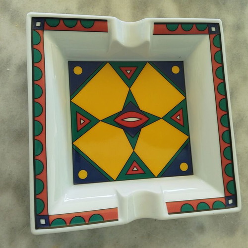 Vintage Kahla ashtray in like new condition, Memphis style