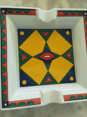 Vintage Kahla ashtray in like new condition, Memphis style