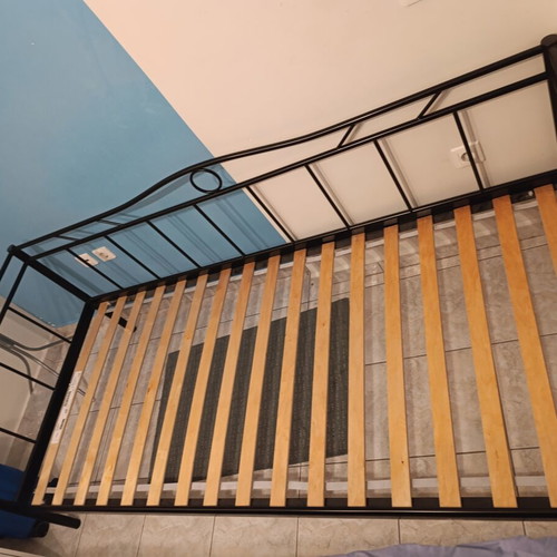 Ramsta bed 90 x 200 cm like new, black metal frame with wooden slats