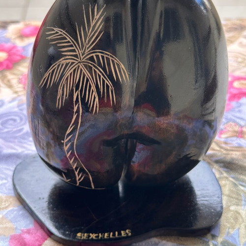 Vintage wooden Seychelles decorative figurine used, coconut