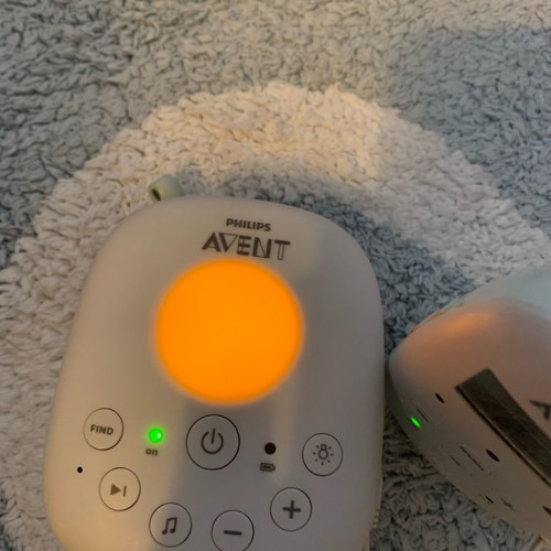 Avent Philips Baby Monitor like new with night light and lullabies