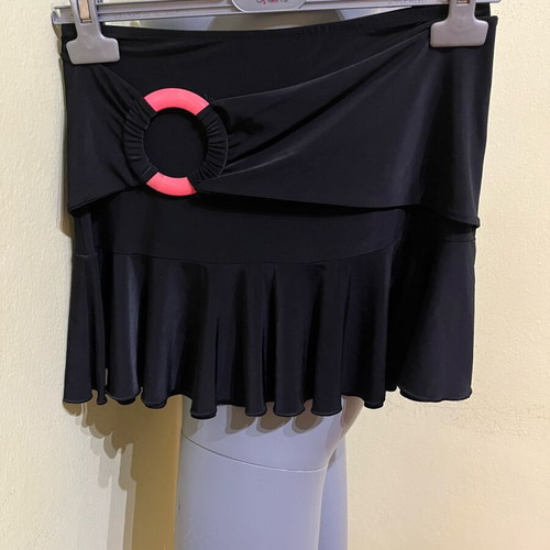 Black mini skirt with pink ring size S like new