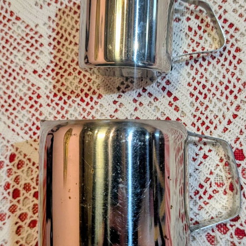 Professional stainless steel milk pitchers and coffee stencil