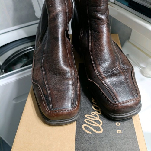 Softies men's leather brown ankle boots size 42 like new