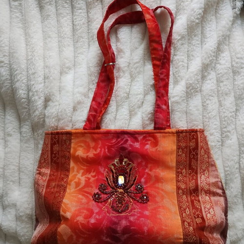 Large canvas shoulder bag like new, decorative