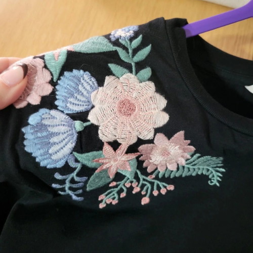 H&M embroidered blouse like new, black multicolor, XS