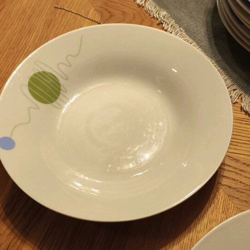 Porcelain daily dish set used, 8 shallow, 6 deep, 6 dessert plates