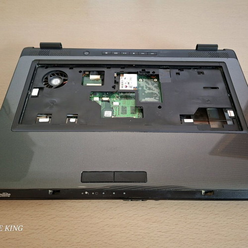 Palmrest touchpad for Toshiba L300