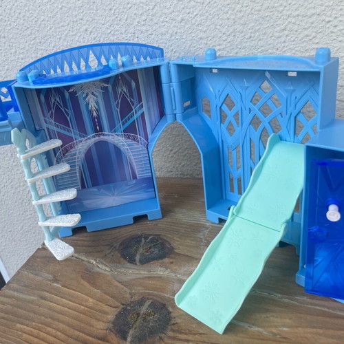 Elsa's Palace Mattel Disney Frozen Storytime Stackers like new