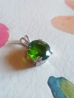 Silver 925 pendant new with large green zircon 14mm