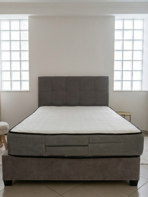Semi-double bed with mattress