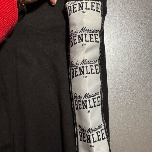 Benlee leggings black used with seam unraveling, size S