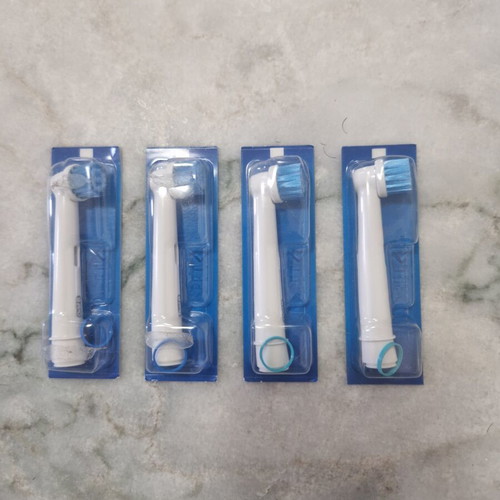 Oral B replacement electric toothbrush heads, pack of 4