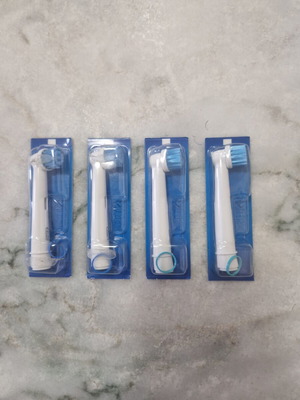 Oral B replacement electric toothbrush heads, pack of 4