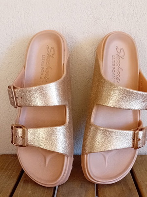 Skechers Foamies Cali Breeze 2.0 slippers like new, rose gold glitter, size 38