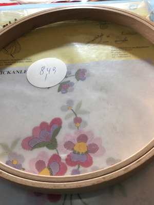 Embroidery kit with hoop and threads, new