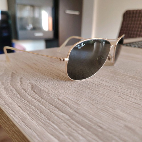 Ray-Ban sunglasses like new, original, green and gold