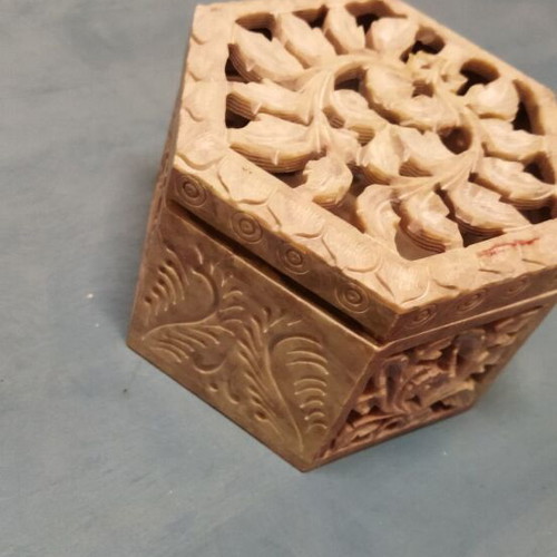 Plaster Jewelry Box like new