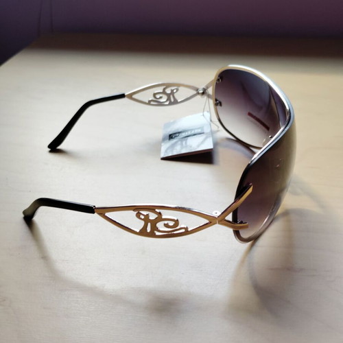 Prius new sunglasses without case