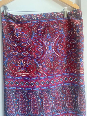 Large beach towel like new, burgundy with ponpon