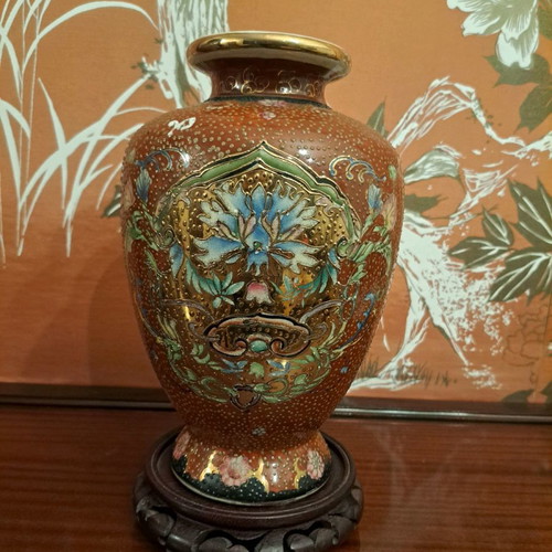 Satsuma porcelain vase used with handmade embossed painting