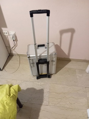 Professional makeup case used with wheels