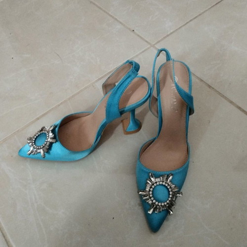 Satin slingback pumps turquoise new, size 39