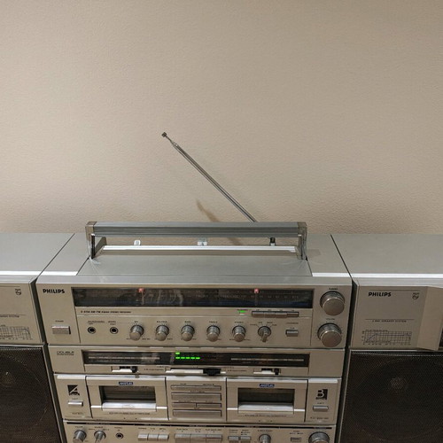 Philips D8734 boombox used, radio works