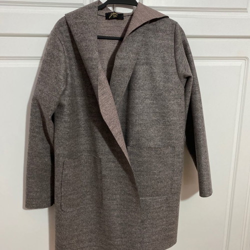 Grey coat like new, light wool