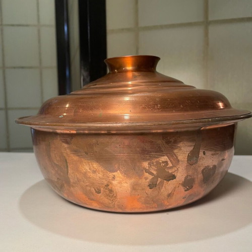 Copper vessel used in good condition