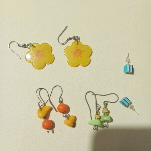 Earrings made of plastic beads, summer style, like new, pack of 4