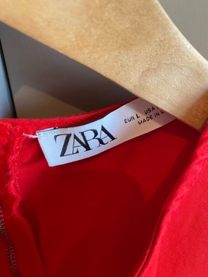 Κόκκινο φόρεμα Zara large σαν καινούργιο