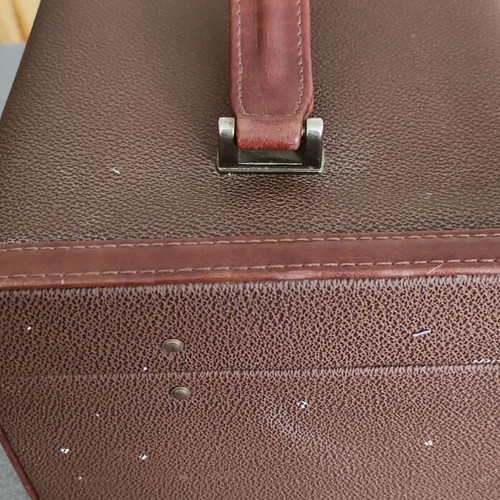 Delta leather travel toiletry bag like new, brown