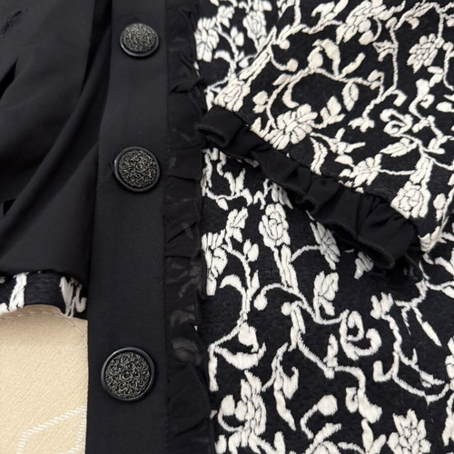 Women's Jacket like new, black and white, size L